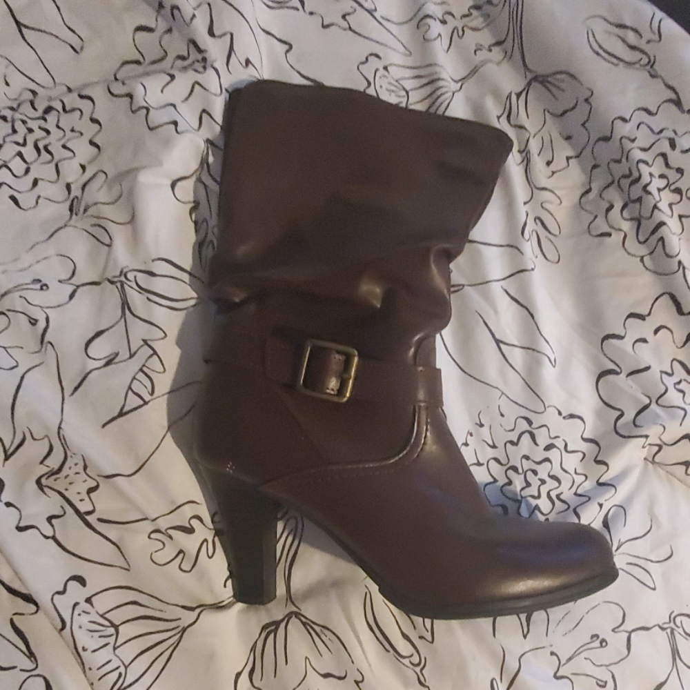 Heeled boots